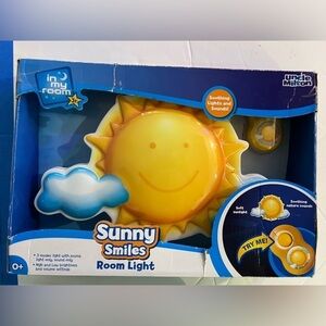 UNCLE MILTON - Sunny Smiles - Room Light - In My Room Jr.